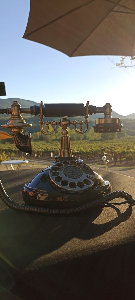 Alquiler de audio libro de firmas con teléfono retro para bodas y eventos en Barcelona, Girona, Tarragona y Lleida