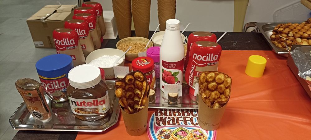 Crepes y bubble waffles preparados al momento por nuestro responsable
