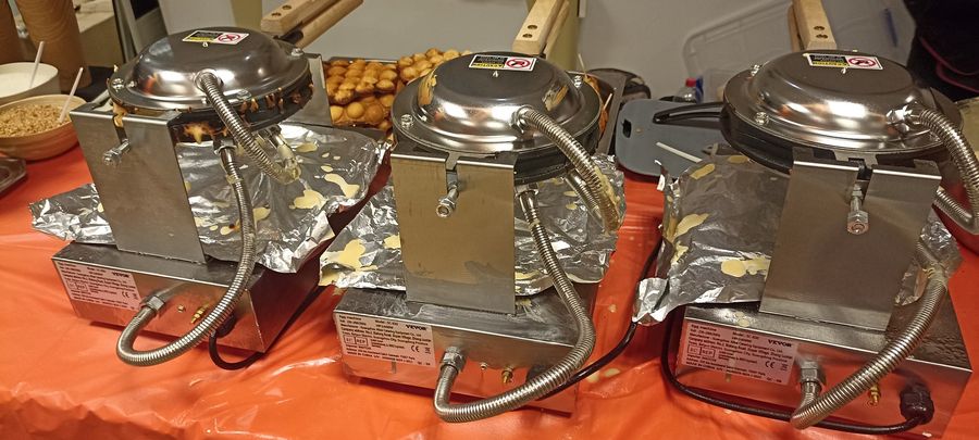 Servicio de crepes y bubble waffle para fiestas y eventos en Barcelona, Girona, Tarragona y Lleida